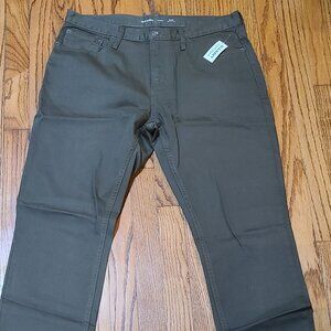Old Navy men's pants, slum built-to-flex fit, army green color, size 34x32